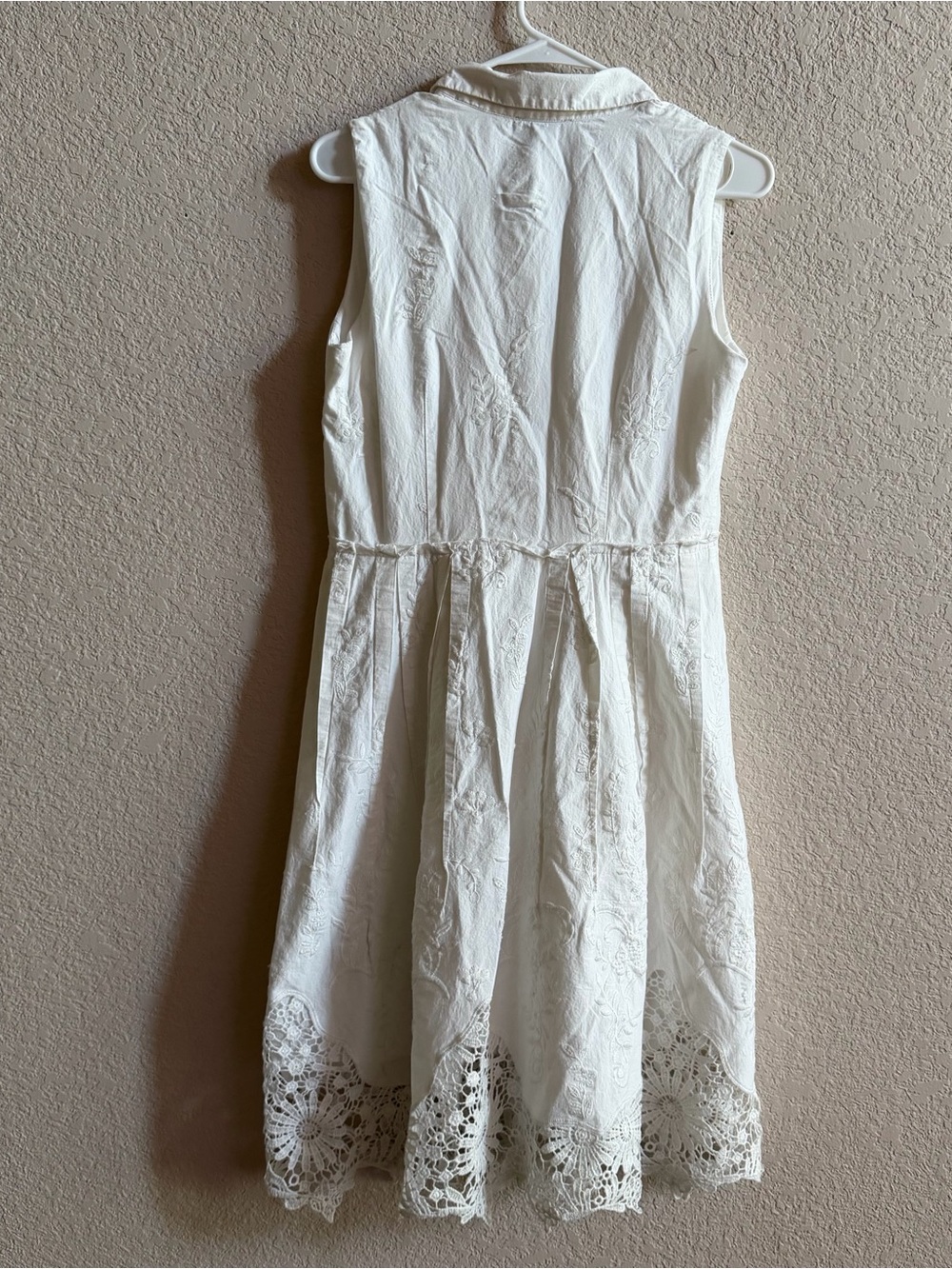 T Tahari Women Size 6 Shirt Dress White Collared Sleeveless Cotton Lace Trim - Picture 4 of 9